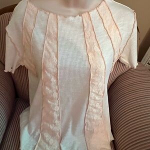 Super cute off white with pink lace ribbed top POL Small shirt